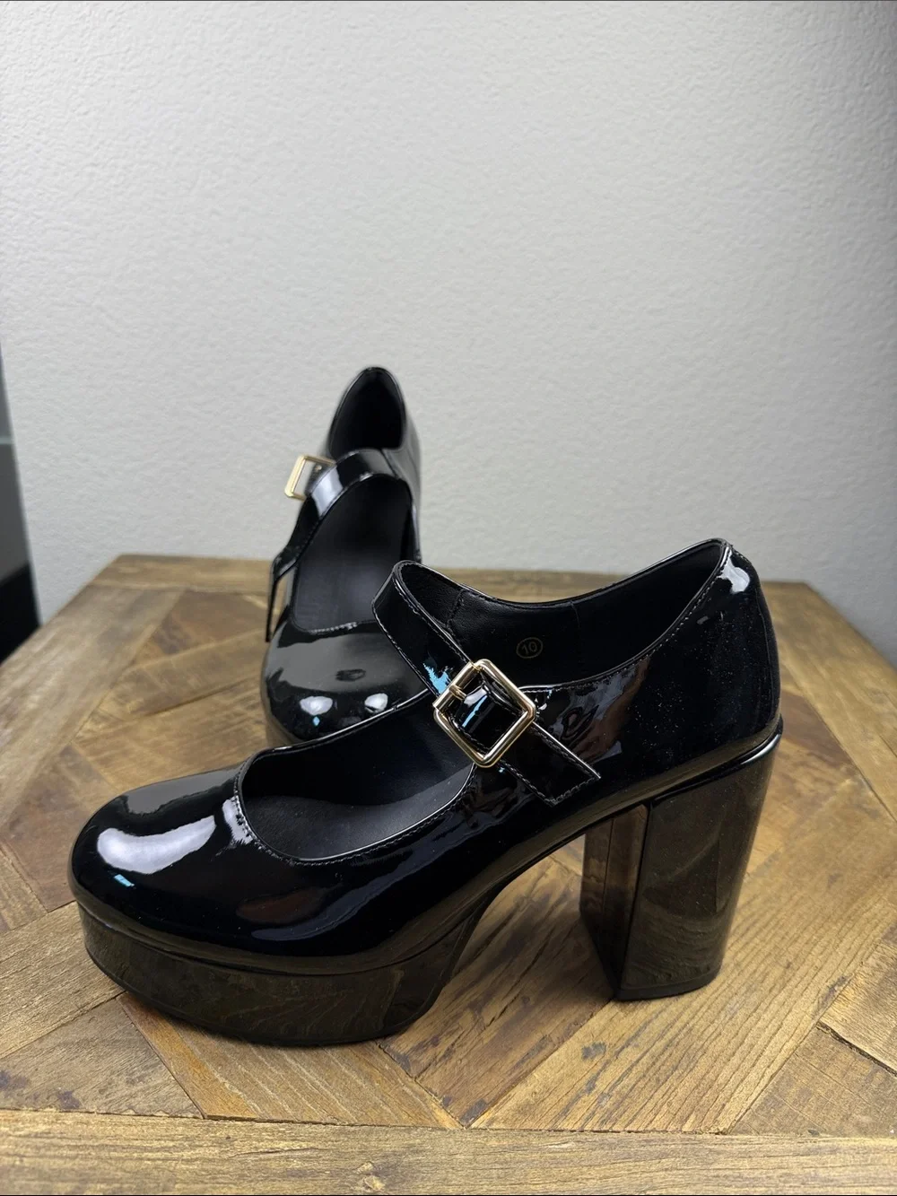 Size 10 Coutgo Patent Mary Jane Platform Heels in Black